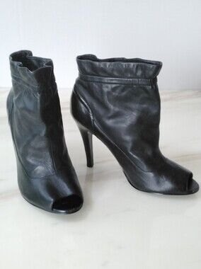 MARC FISHER Lambskin Leather Peep-Toe Band Cuff 4" Heel Ankle Boots Sz 7.5